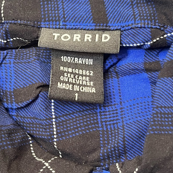 TORRID brand flannel. Size 1. 100% rayon. Very gently worn. - Picture 3 of 3